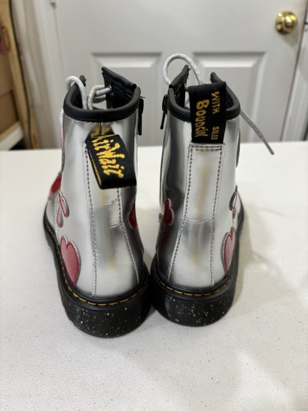 Dr Martens 1460 Junior Boots In Metallic Silver Patent Finish Red Hearts Size 6W - Picture 6 of 14